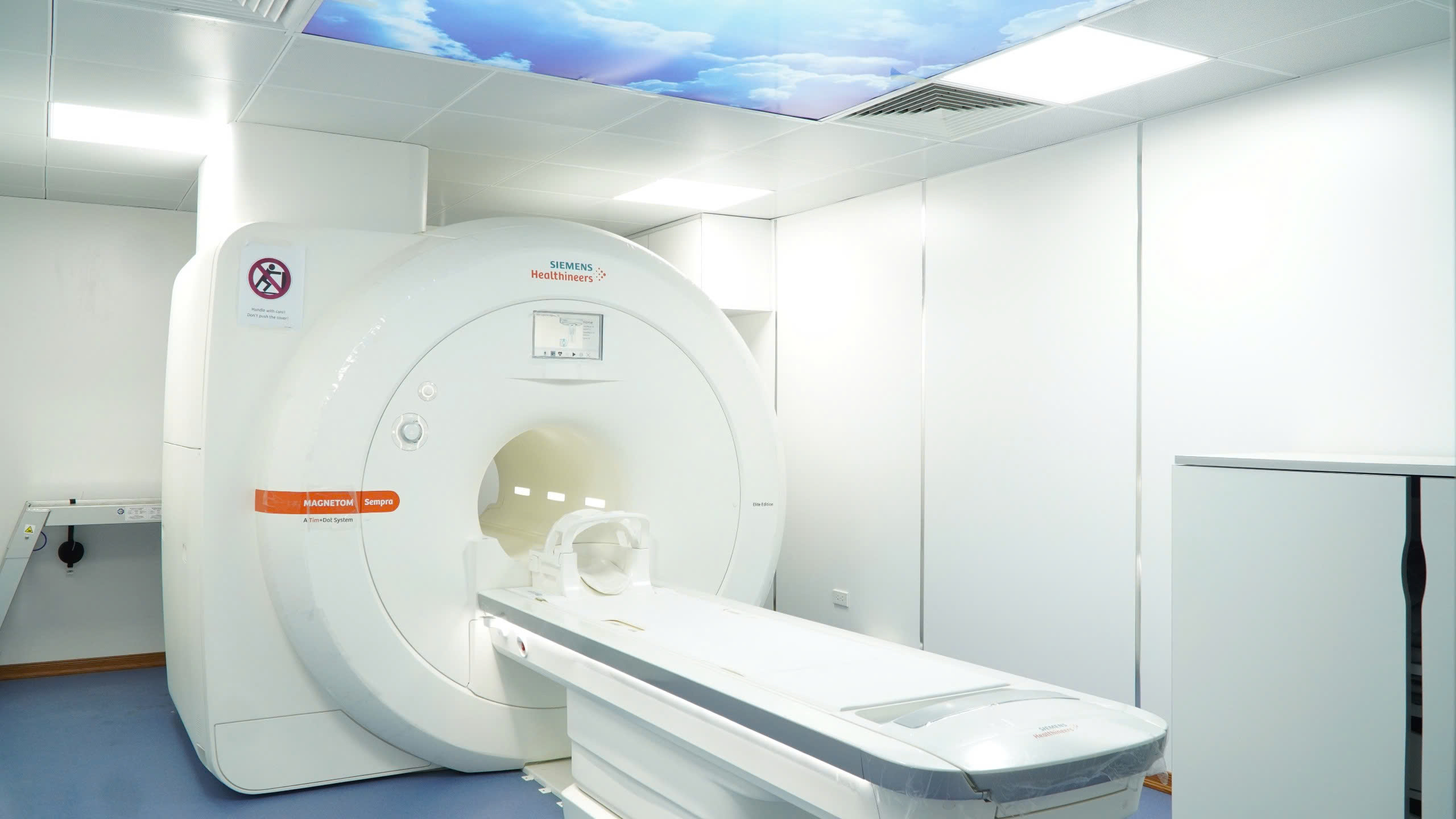 THÊM MÁY CHỤP CỘNG HƯỞNG TỪ MRI 1,5 TESLA ĐƯỢC ĐƯA VÀO SỬ DỤNG