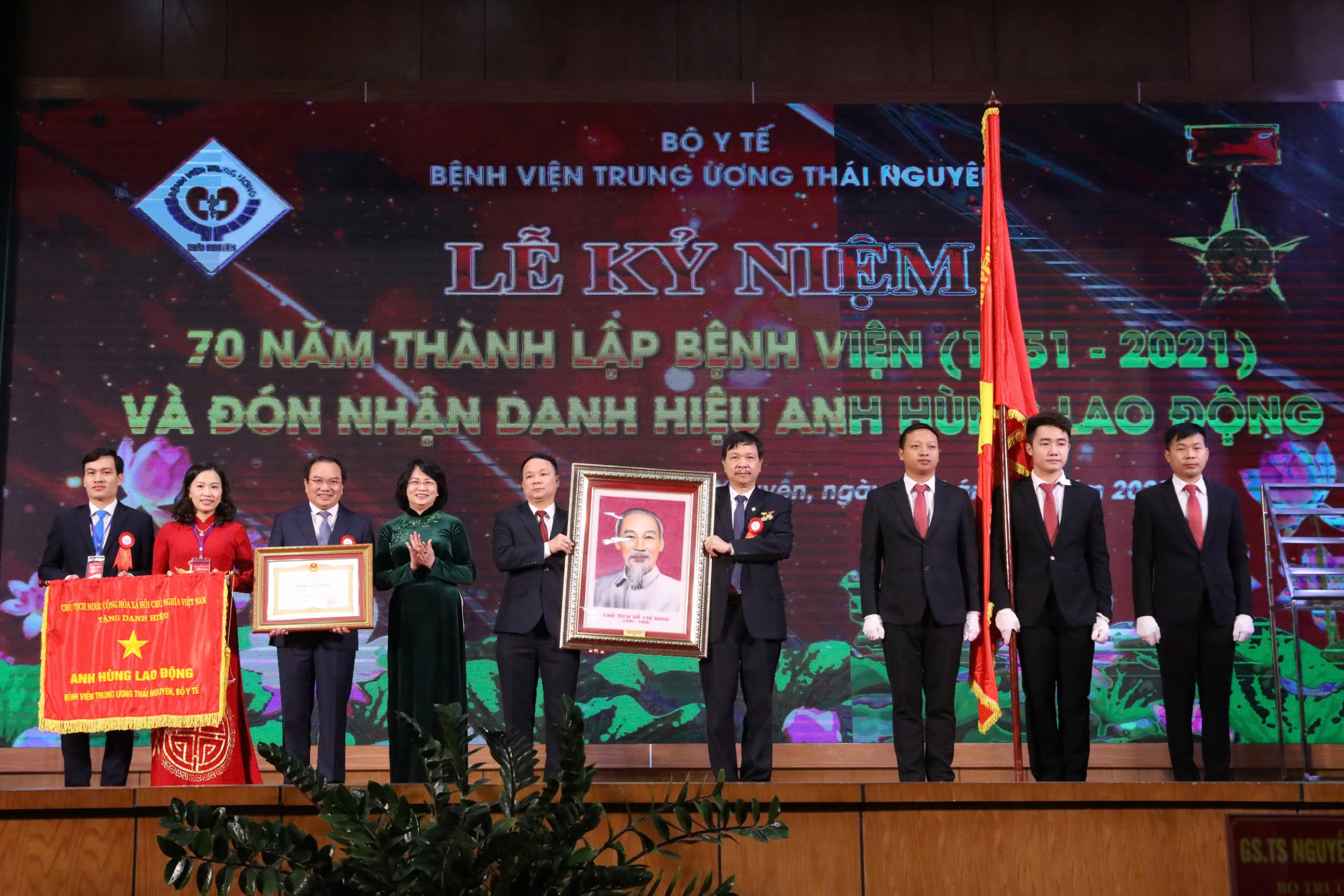 DẤU ẤN MỘT NHIỆM KỲ ĐẠI HỘI