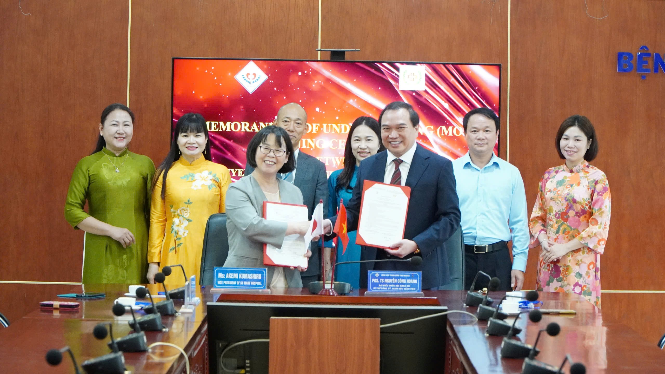 NỐI DÀI HỢP TÁC, NÂNG CAO CHẤT LƯỢNG KHÁM CHỮA BỆNH