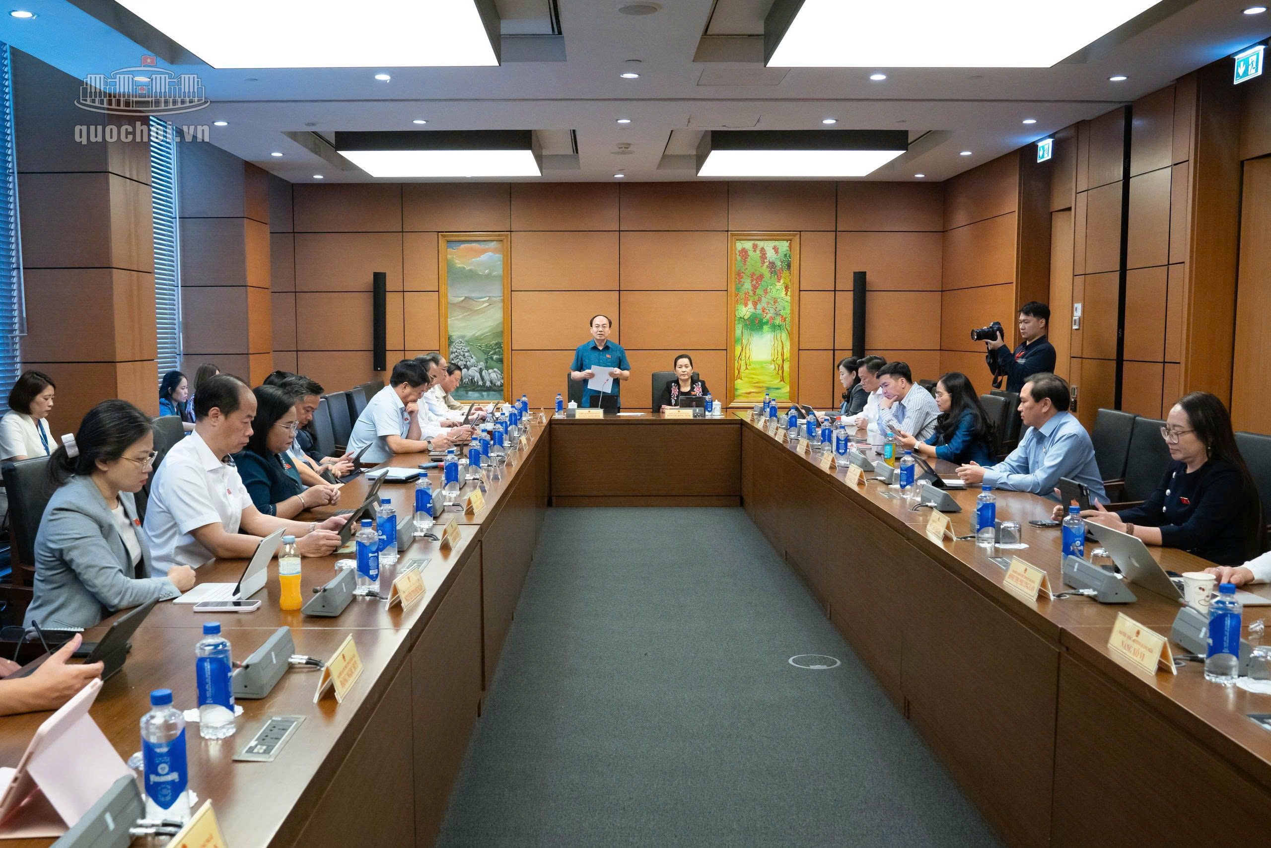 ĐẠI BIỂU NGUYỄN CÔNG HOÀNG THAM GIA THẢO LUẬN, GÓP Ý DỰ THẢO LUẬT VỀ PHÒNG CHÁY, CHỮA CHÁY