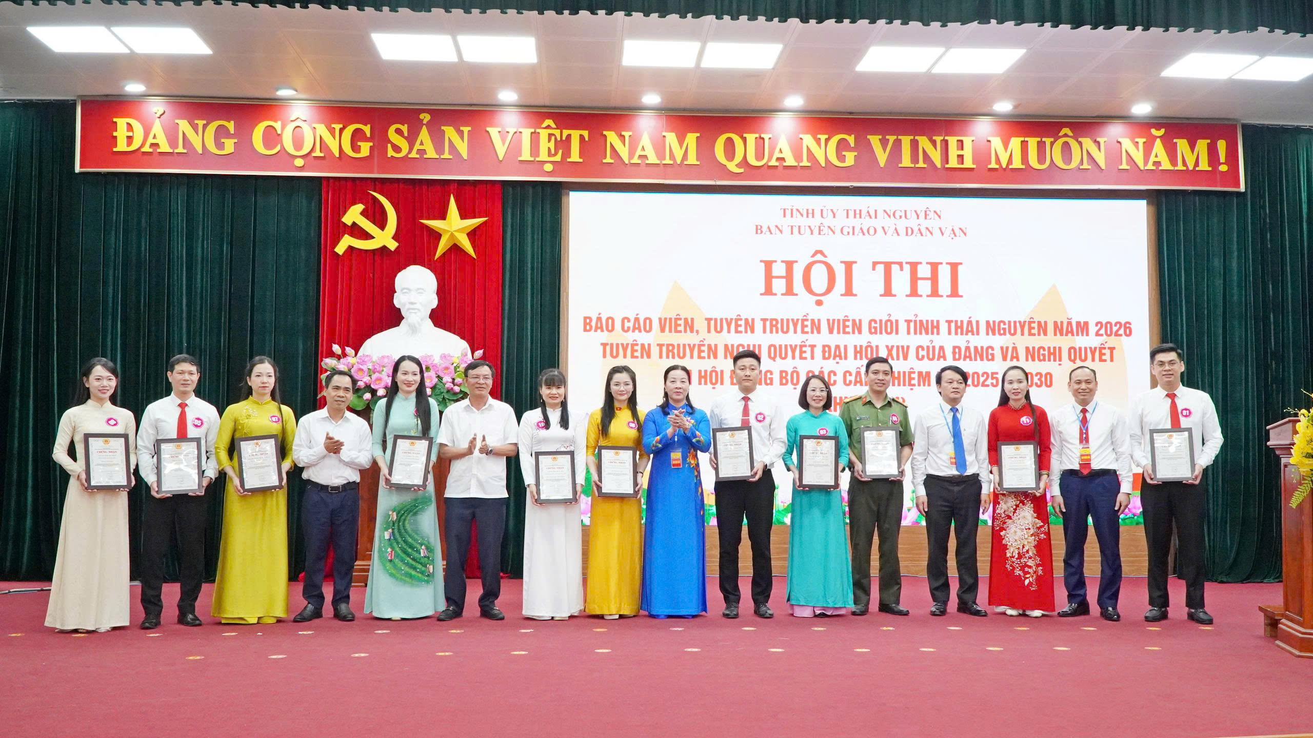 ĐỒNG CHÍ ĐẶNG HOÀNG NGA - ỦY VIÊN BCH ĐẢNG BỘ, BÍ THƯ CHI BỘ PHÒNG QLCL BỆNH VIỆN ĐẠT THAM DỰ HỘI THI BÁO CÁO VIÊN, TUYÊN TRUYỀN VIÊN GIỎI NĂM 2026