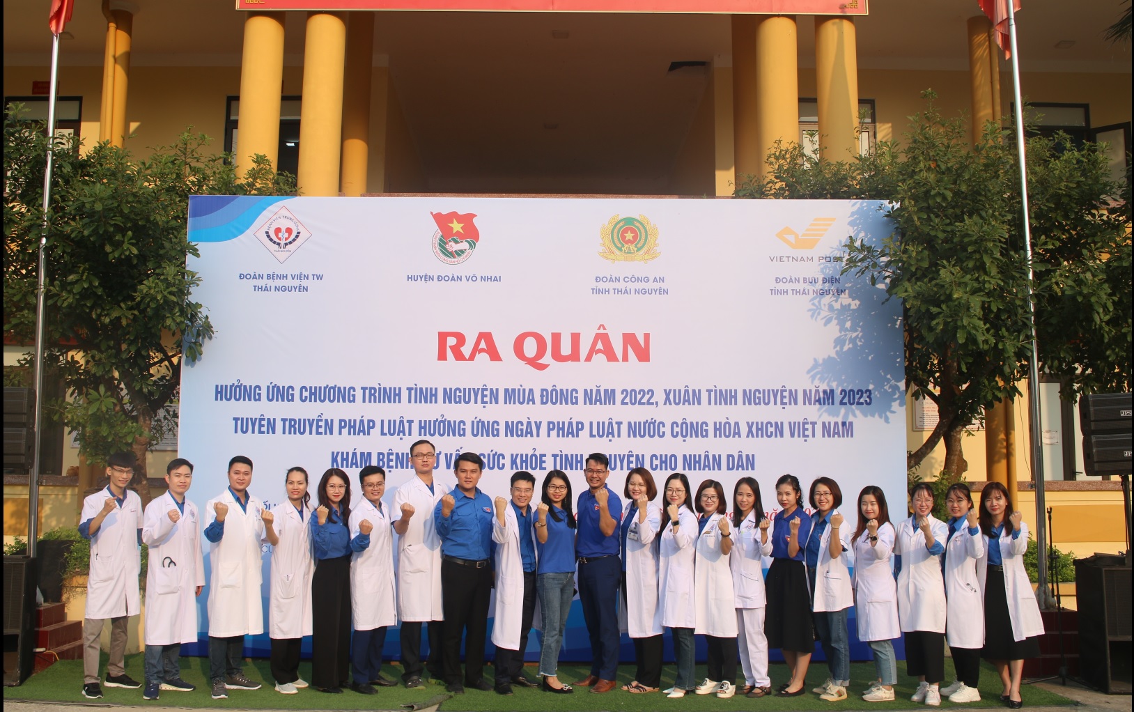 Khám bệnh, tư vấn sức khoẻ tình nguyện cho 200 người dân xã Cúc Đường, huyện Võ Nhai