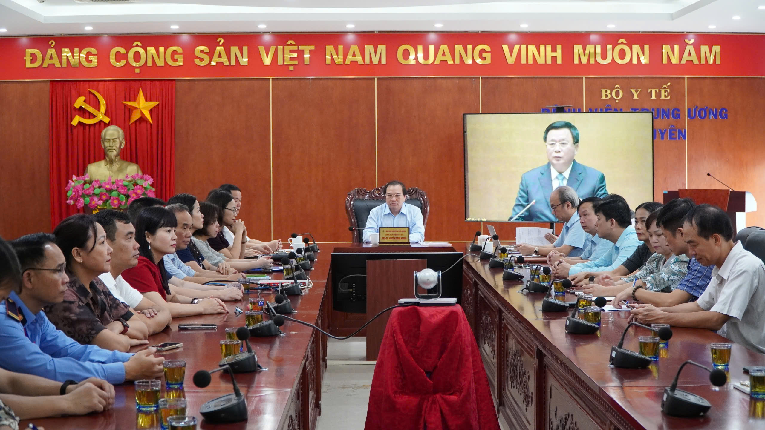 Bệnh viện Trung ương Thái Nguyên tham gia Hội nghị trực tuyến toàn quốc quán triệt, triển khai thực hiện Nghị quyết Trung ương 10