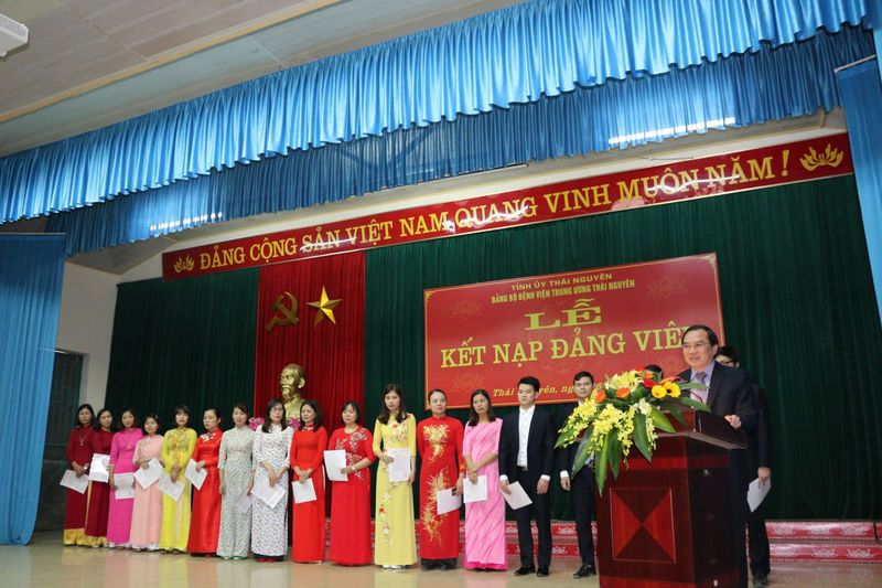 Kết nạp Đảng nhân dịp kỷ niệm 73 năm ngày thành lập Quân đội Nhân dân Việt Nam