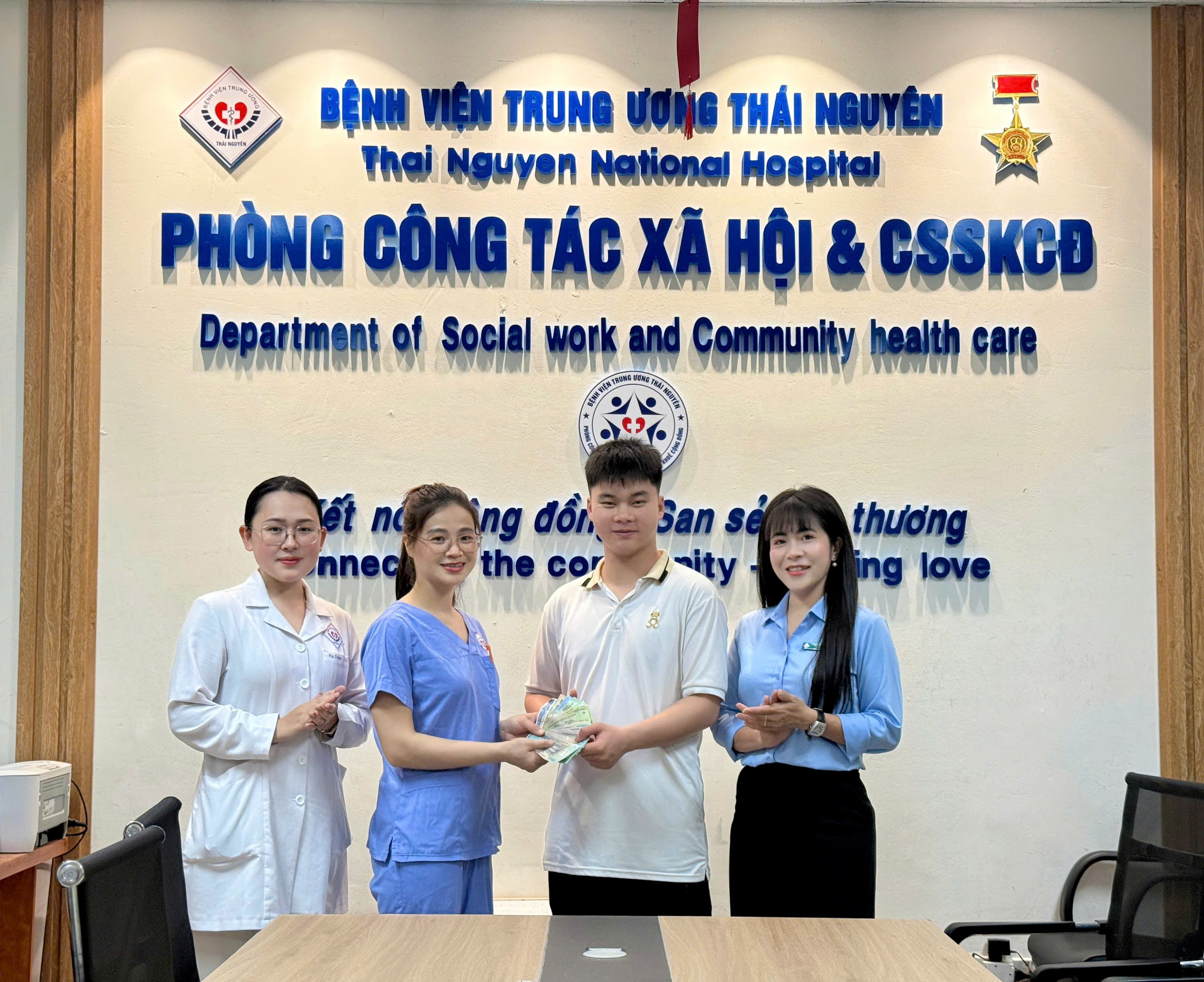 TRẢ LẠI TRÊN 5,2 TRIỆU ĐỒNG CHO GIA ĐÌNH NGƯỜI BỆNH