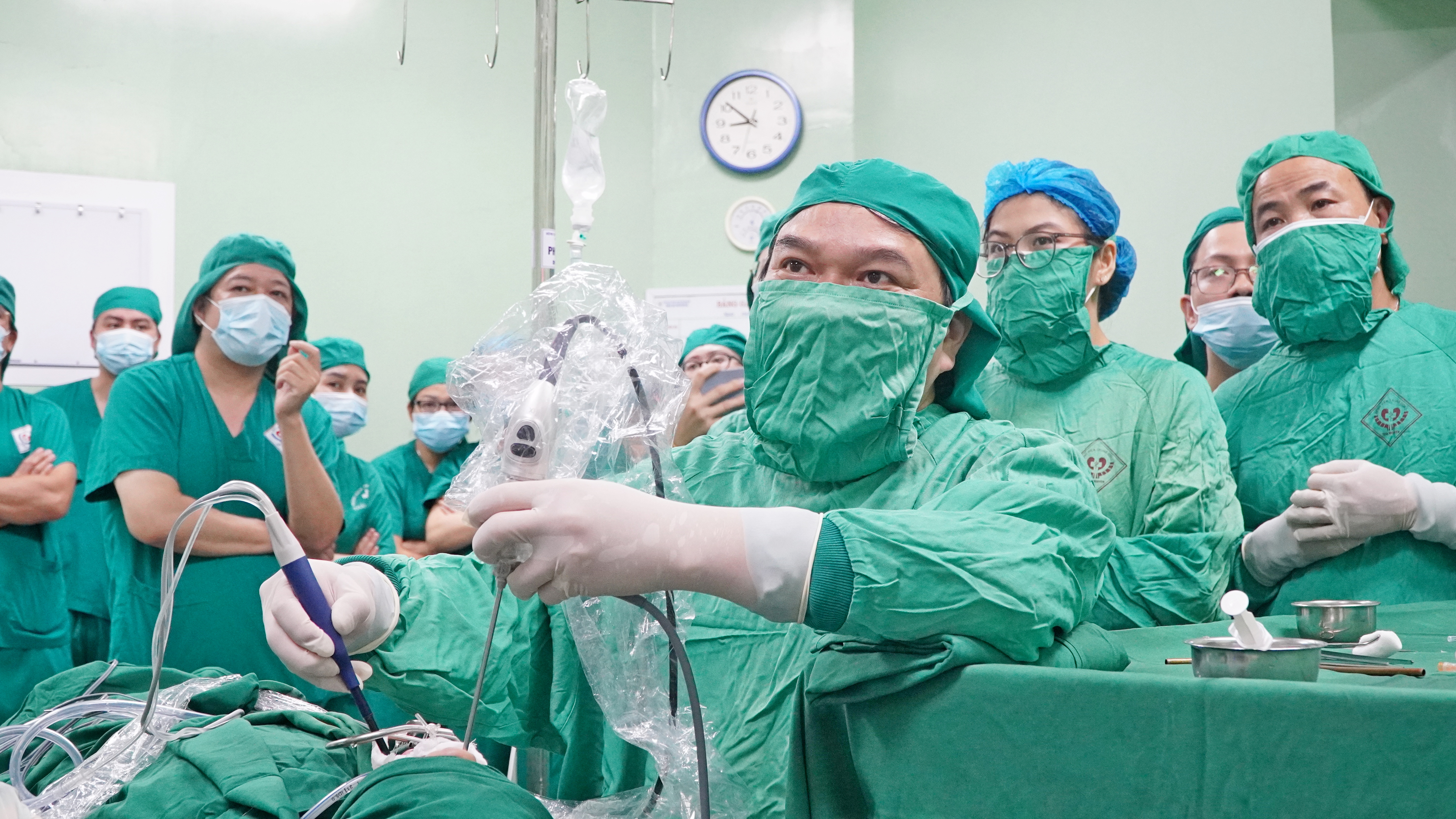 PGS.TS. Nguyễn Công Hoàng TRIỂN KHAI VÀ ỨNG DỤNG THIẾT BỊ MỚI TRONG ĐIỀU TRỊ BỆNH LÝ TAI MŨI HỌNG